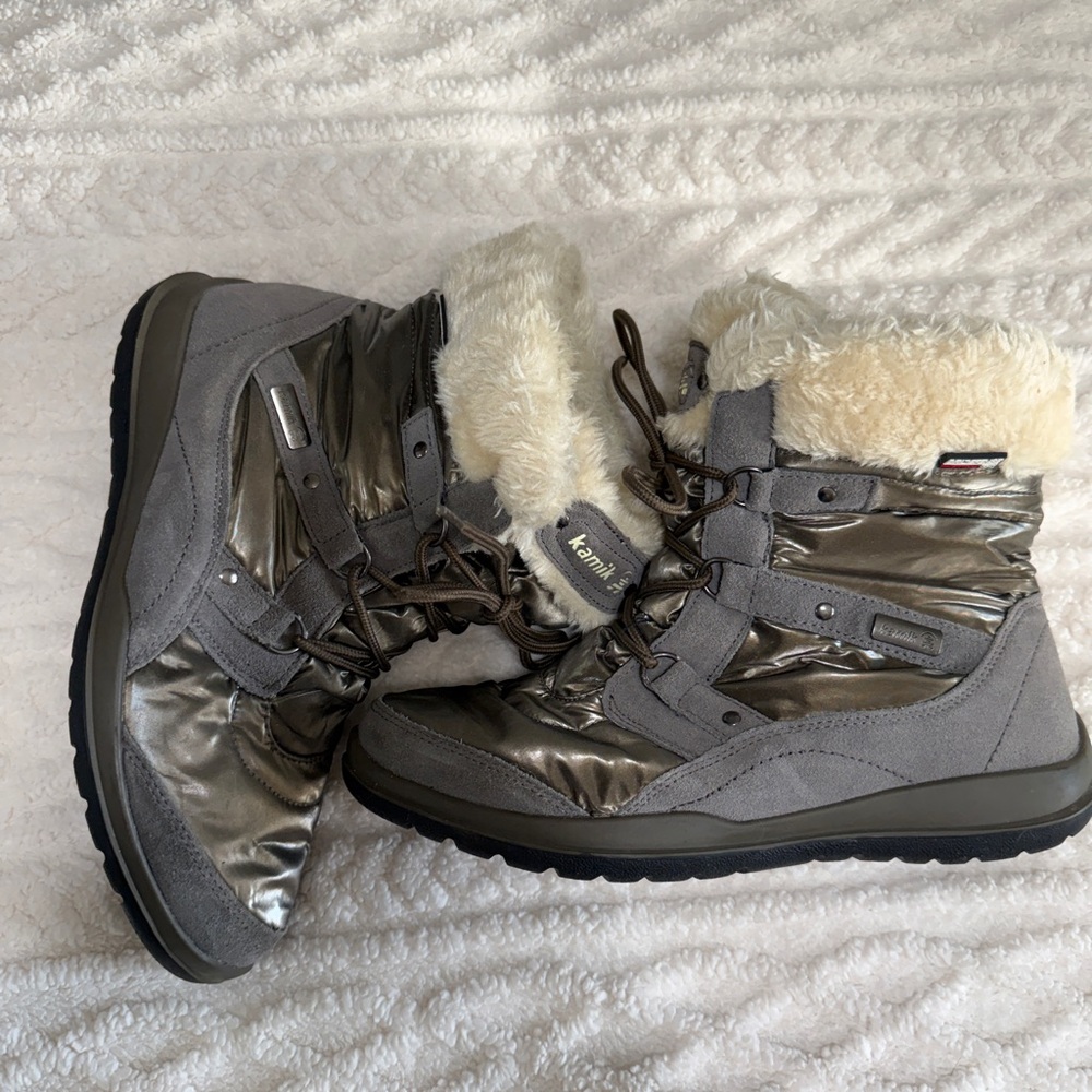 Kamik Snow Boots  sz 11 Women's Waterproof Metallic Silver Winter Boots Ski Hike